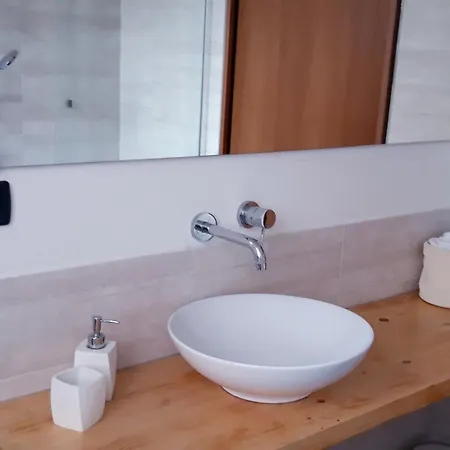 شقة Bilocale Confortevole مونزا